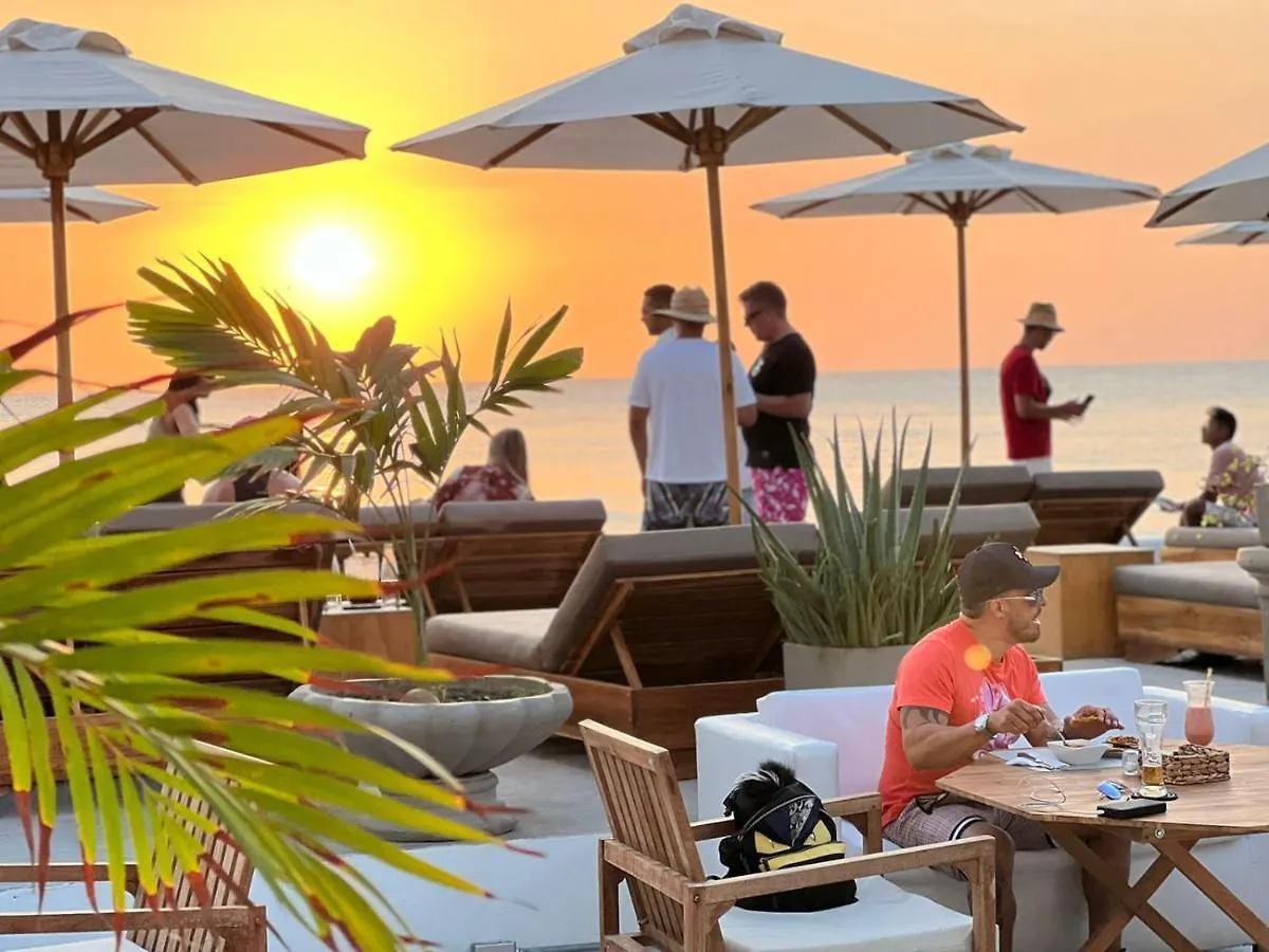 Wala Beach Club Cartagena Hotel
