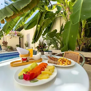 Charme 64 Boutique Hotel