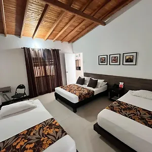 Quinta Avenida 3*, Medellín Colombie